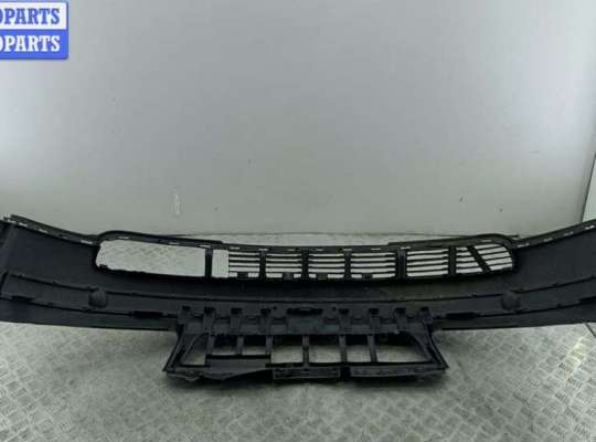 Бампер передний на Volkswagen Passat B5 (3B)