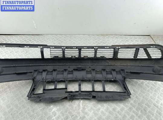Бампер передний на Volkswagen Passat B5 (3B)