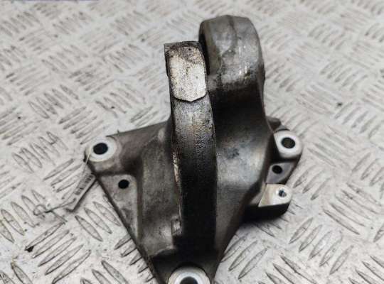 купить Кронштейн крепления на Peugeot 307