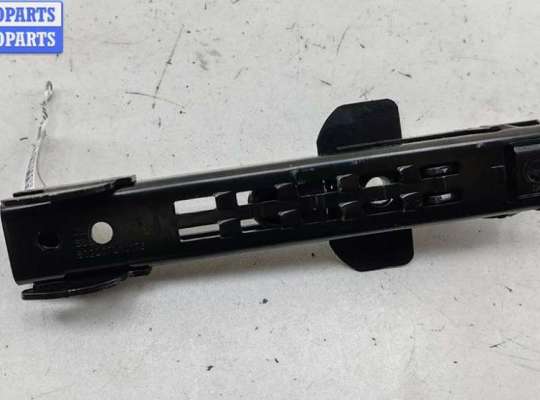 купить Механизм регулировки высоты ремня безопасности на Audi Q7 4L (2005-2015)