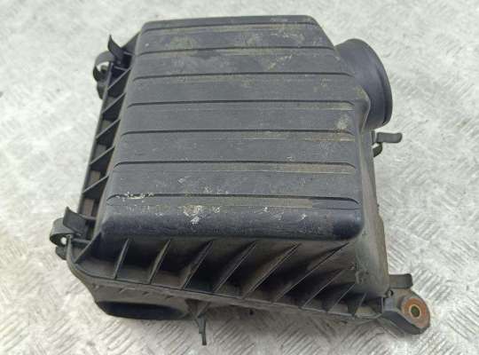 Корпус воздушного фильтра HN399474 на Hyundai Sonata (2001-2004)