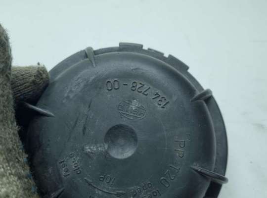 купить Крышка (заглушка) задняя фары левой на Volkswagen Golf-3