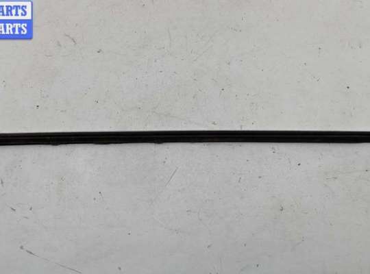 купить Молдинг стекла двери передней правой наружный на Volkswagen Passat B5+ (GP)