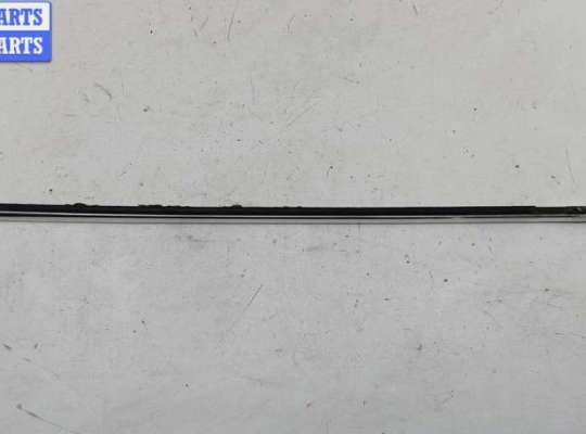 купить Молдинг стекла двери передней правой наружный на Volkswagen Passat B5+ (GP)