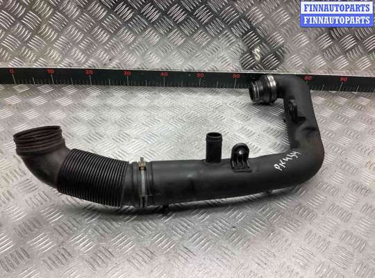 Патрубок (трубка, шланг) на Volkswagen Touran I (1T)