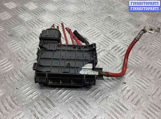 Блок предохранителей на Volkswagen Sharan I (7M)