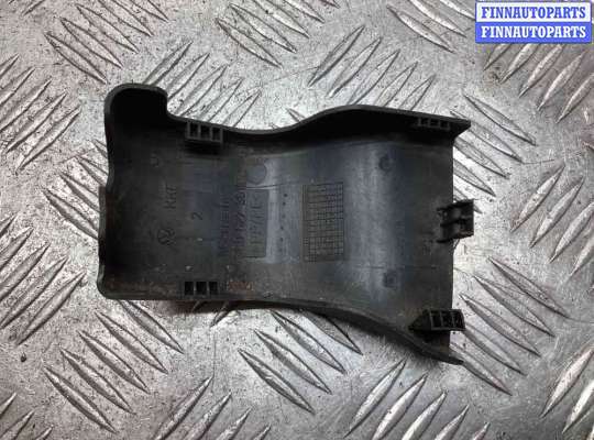 купить Накладка двери (крышки) багажника на Volkswagen Passat Passat B6 (3C) 2005-2010