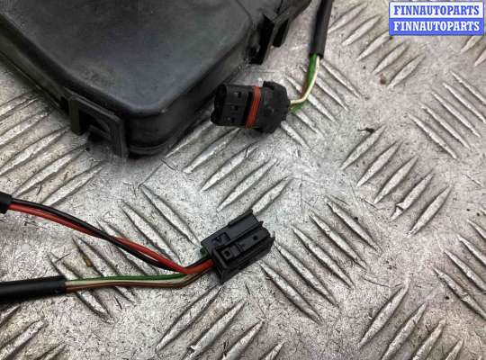 купить Замок двери передней левой на Mercedes C C (W203) 2000-2004