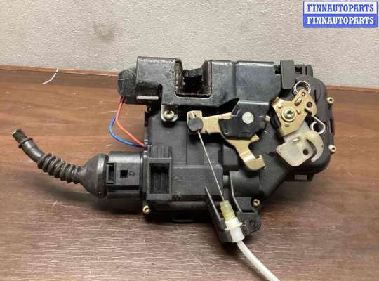 Замок боковой двери на Audi A4 (8E/8H, B6)