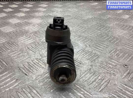 Форсунка топливная на Volkswagen Passat B6 (3C)