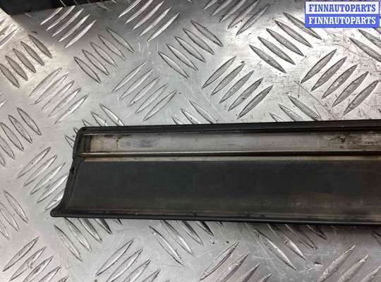 Молдинг на Mercedes-Benz E (W124)