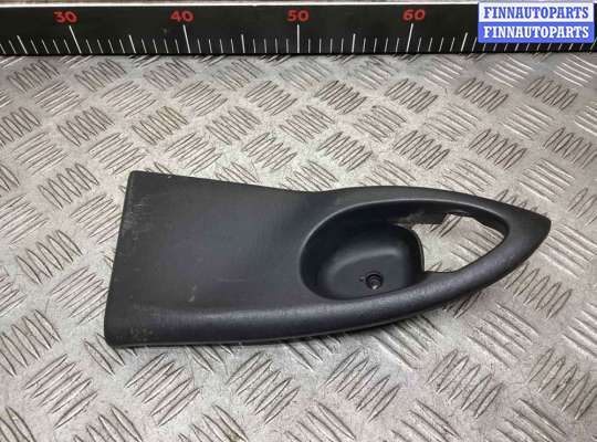 Накладка на ручку двери FO2152823 на Ford Focus Focus I 2001-2005 рестайлинг