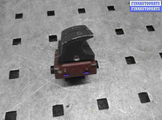 купить Кнопка открытия багажника на Volkswagen Passat Passat B6 (3C) 2005-2010