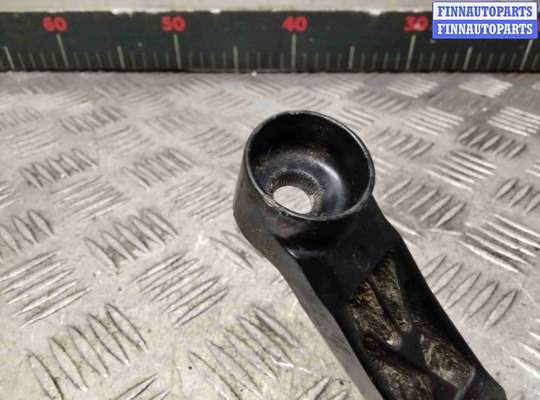 купить Щеткодержатель (поводок стеклоочистителя, дворник) на Toyota Prius Prius II (XW20) 2005-2009 рестайлинг