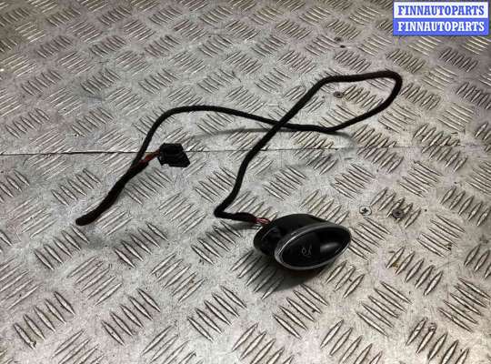 Кнопка открытия багажника MB1270563 на Mercedes E E (W211) 2002-2006