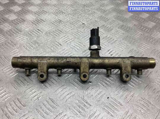 Рампа (рейка) топливная на Peugeot 406