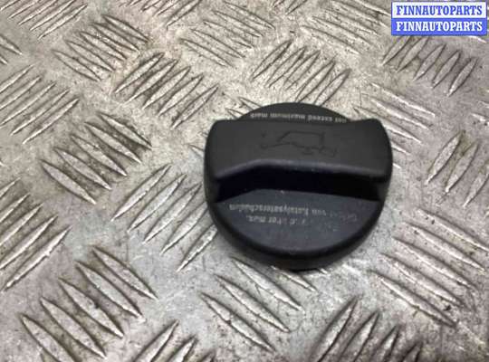 Крышка (пробка) маслозаливная на Volkswagen Passat B4 (3A)