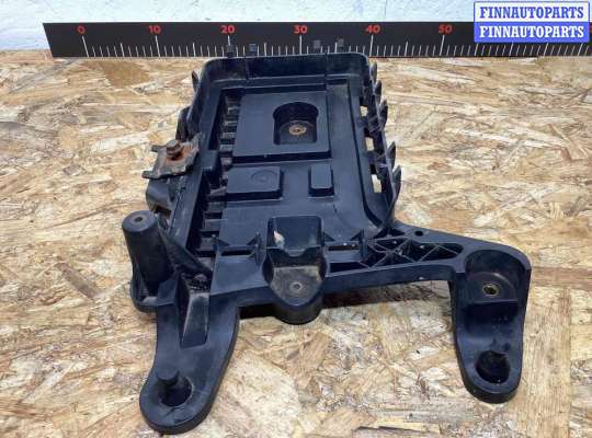 купить Планка крепления аккумулятора на Volkswagen Golf Plus Golf+ V (5M) 2005-2014