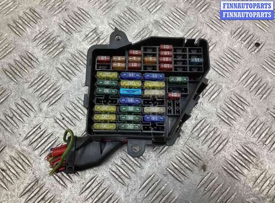 купить Блок предохранителей на Volkswagen Golf Golf IV (1J) 1997-2004