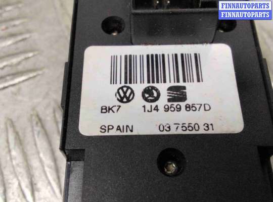 Блок управления стеклоподъёмниками на Volkswagen Golf IV (1J)