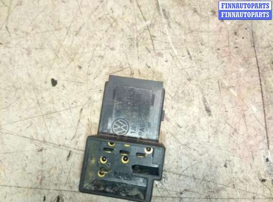 купить Кнопка открытия багажника на Volkswagen Passat Passat B5+ (3B) 2000-2005 рестайлинг