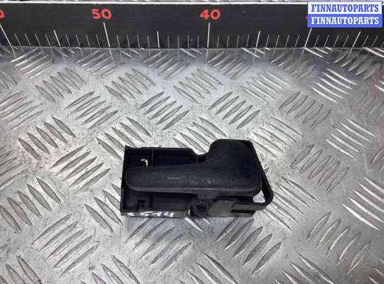 купить Ручка внутренняя передняя правая на Volkswagen Passat Passat B4 (3A) 1993-1997