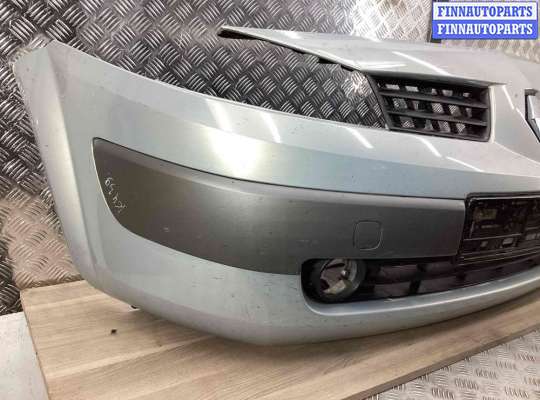 Бампер передний на Renault Megane II