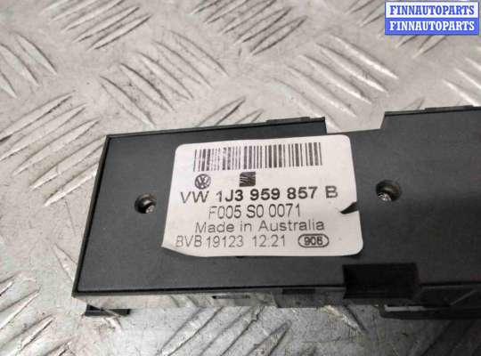 Блок управления стеклоподъёмниками на SEAT Toledo II (1M2)