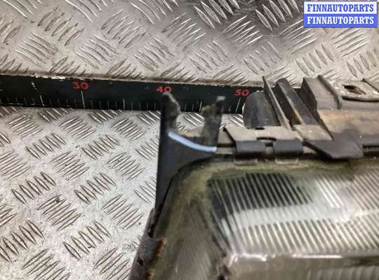 Фара передняя на Mercedes-Benz 100 (631)