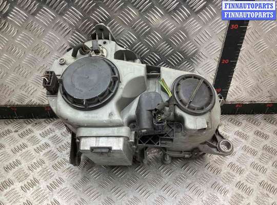 Фара передняя на Mercedes-Benz E (W210)