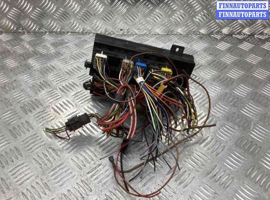 купить Блок предохранителей на Volkswagen Jetta Jetta II 1984-1992