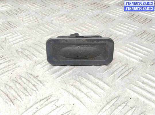 Кнопка открытия багажника RN1596549 на Renault Scenic Scenic II (JM) 2003-2006