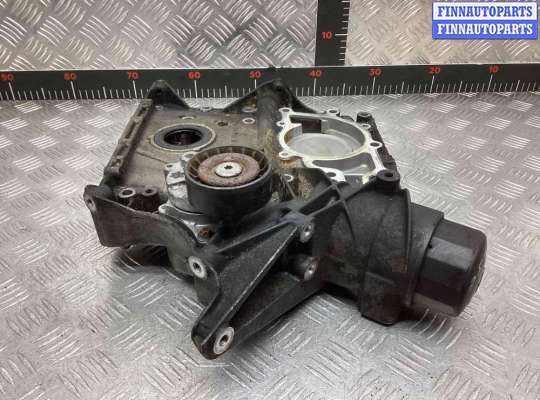 Крышка двигателя боковая на Mercedes-Benz C (W203)