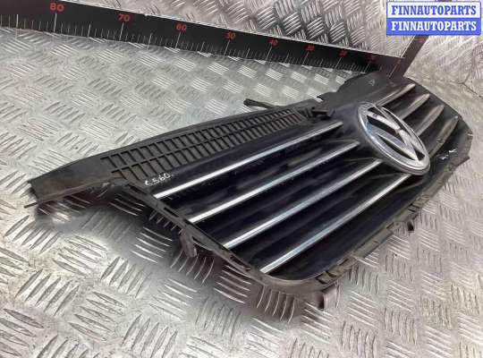 купить Решетка радиатора на Volkswagen Passat Passat B5+ (3B) 2000-2005 рестайлинг