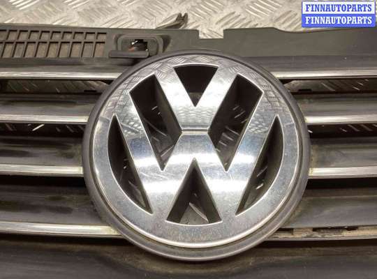 купить Решетка радиатора на Volkswagen Passat Passat B5+ (3B) 2000-2005 рестайлинг