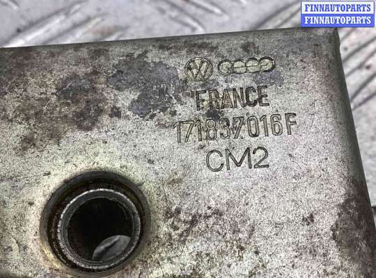 Замок двери передней правой VG2456736 на Volkswagen Golf Golf II 1983-1992