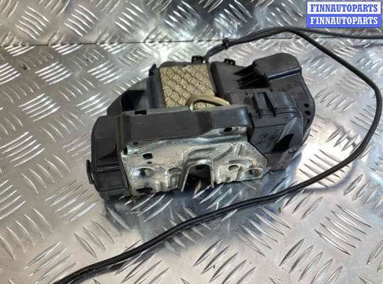 Замок боковой двери на Mercedes-Benz E (W211)