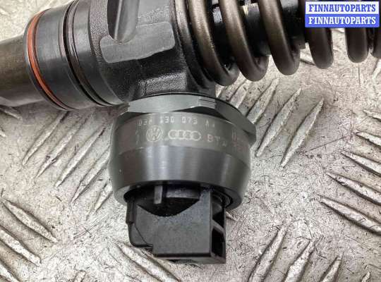 Форсунка топливная на Volkswagen Golf IV (1J)