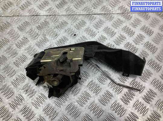Замок боковой двери на Ford Focus I