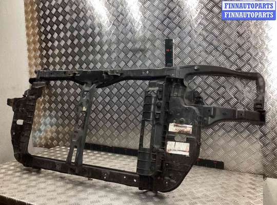 Панель передняя (телевизор) на Kia Carens II (UN)