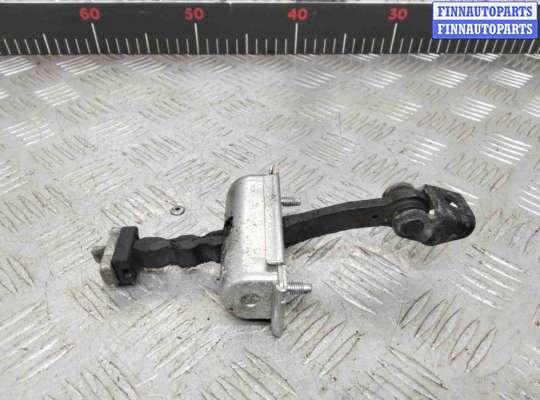 Ограничитель двери на Opel Corsa D