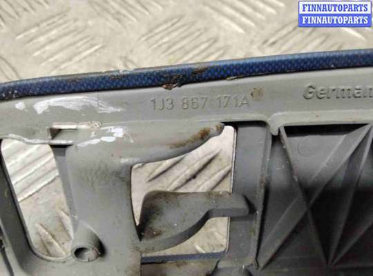 Ручка двери внутренняя на Volkswagen Golf IV (1J)