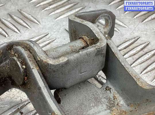 купить Петля двери передней правой на Mazda 3 3 I (BK) 2003-2009