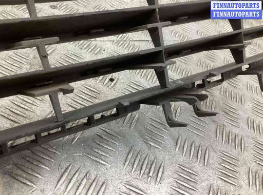 купить Заглушка (решетка) в бампер передний на Opel Astra Astra H 2007-2010 рестайлинг