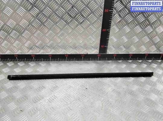 купить Молдинг стекла двери передней правой наружный на Volkswagen Caddy Caddy II (9K) 1995-2003