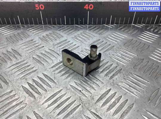 купить Петля двери передней левой на Audi A4 A4 B6 (8EC, 8E5) 2000-2004