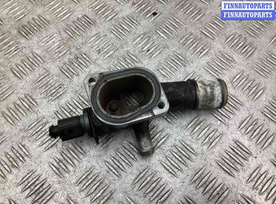 Фланец (тройник) системы охлаждения на Volkswagen Golf IV (1J)