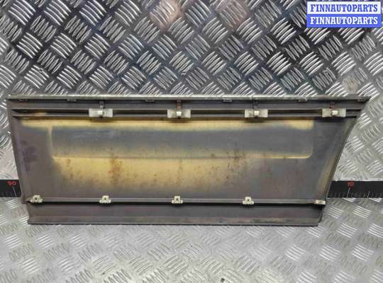 Молдинг (накладка кузовная) MB1654968 на Mercedes E E (W124) 1985-1996