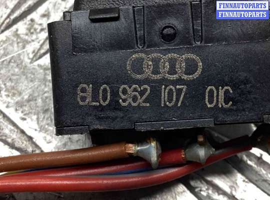 купить Кнопка центрального замка на Audi A4 A4 B5 (8D) 1999-2001 рестайлинг