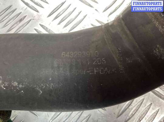 Патрубок (трубка, шланг) на Opel Zafira A